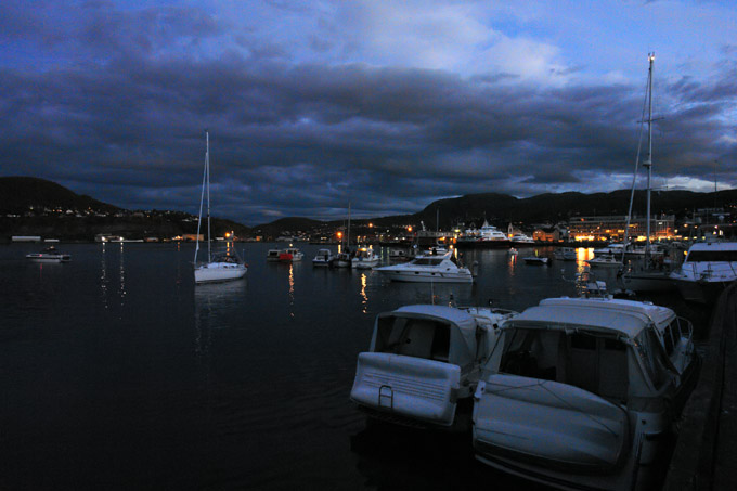 2. Sept. 2006   21:19   Harstad Boote zum Festival Stadtblick
