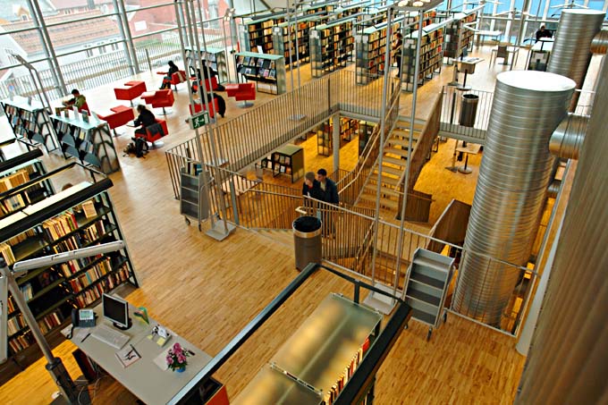 18. August 2006   13:17   Neue Bibliothek innen