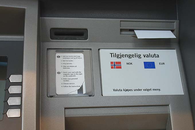 12. Sept. 2006   12:53   Harstad Bankomat mit Euro